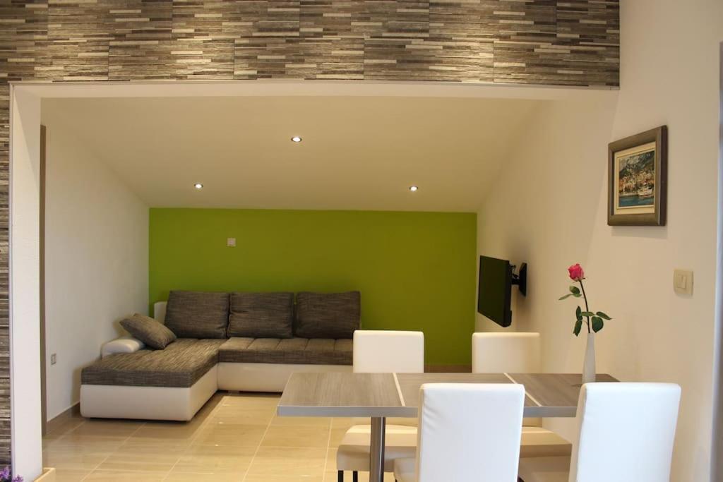 Beautiful Apartment Makarska